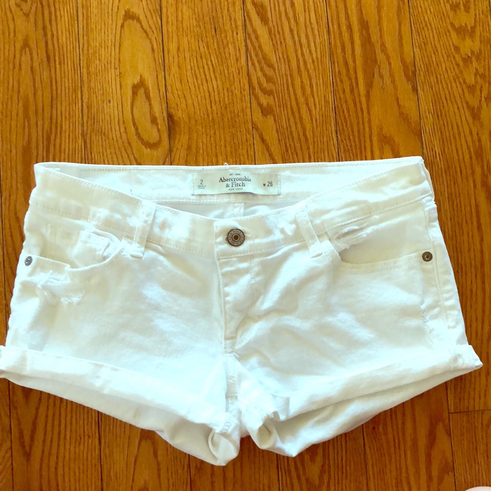 White Abercrombie and Fitch Jean Shorts size 2